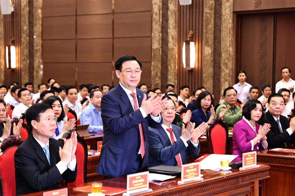 Chủ tịch Quốc hội Vương Đình Huệ, Thường trực Ban Bí thư Võ Văn Thưởng và các đại biểu dự hội nghị. (Ảnh: Trọng Đức/TTXVN)