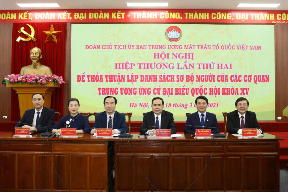  Đoàn Chủ tịch điều hành Hội nghị. (Ảnh: Văn Điệp/TTXVN)