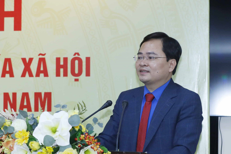 Ông Nguyễn Anh Tuấn, Ủy viên Trung ương Đảng, Bí thư thứ nhất Trung ương Đoàn phát biểu tại lễ ra mắt sách. (Ảnh: Phương Hoa/TTXVN)