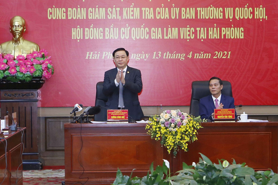 Chủ tịch Quốc hội Vương Đình Huệ tại buổi làm việc với Ủy ban bầu cử thành phố Hải Phòng. (Ảnh: Doãn Tấn/TTXVN)
