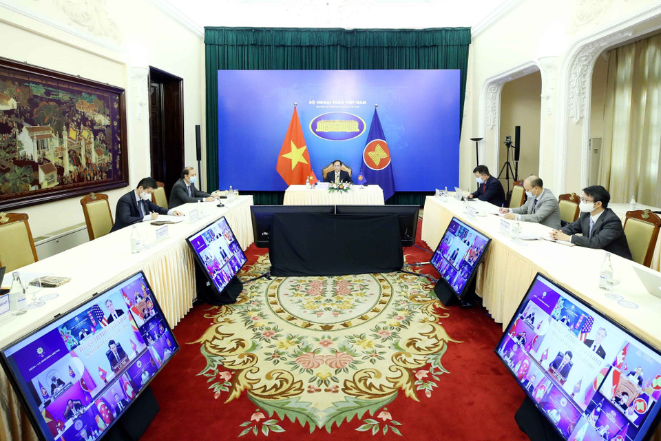 Bộ trưởng Bộ Ngoại giao Bùi Thanh Sơn tham dự Hội nghị Bộ trưởng Ngoại giao ASEAN-Hoa Kỳ theo hình thức trực tuyến. (Ảnh: Phạm Kiên/TTXVN)