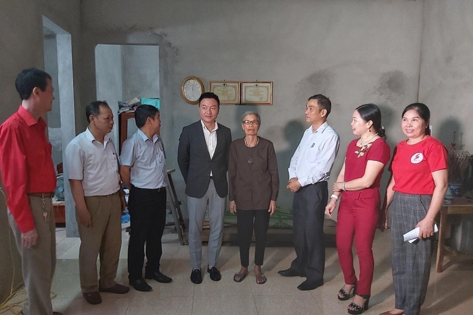 Lễ bàn giao Nhà Chữ thập Đỏ cho gia đình có hoàn cảnh đặc biệt khó khăn của tỉnh Thanh Hóa. (Ảnh: Khiếu Tư/TTXVN)