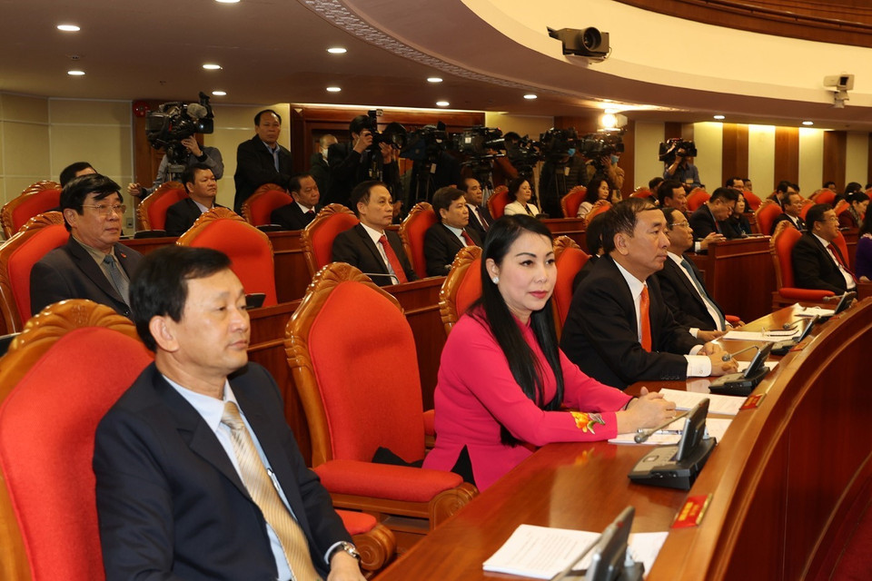  Các đại biểu dự bế mạc Hội nghị Trung ương lần thứ 15. (Ảnh: Trí Dũng/TTXVN)