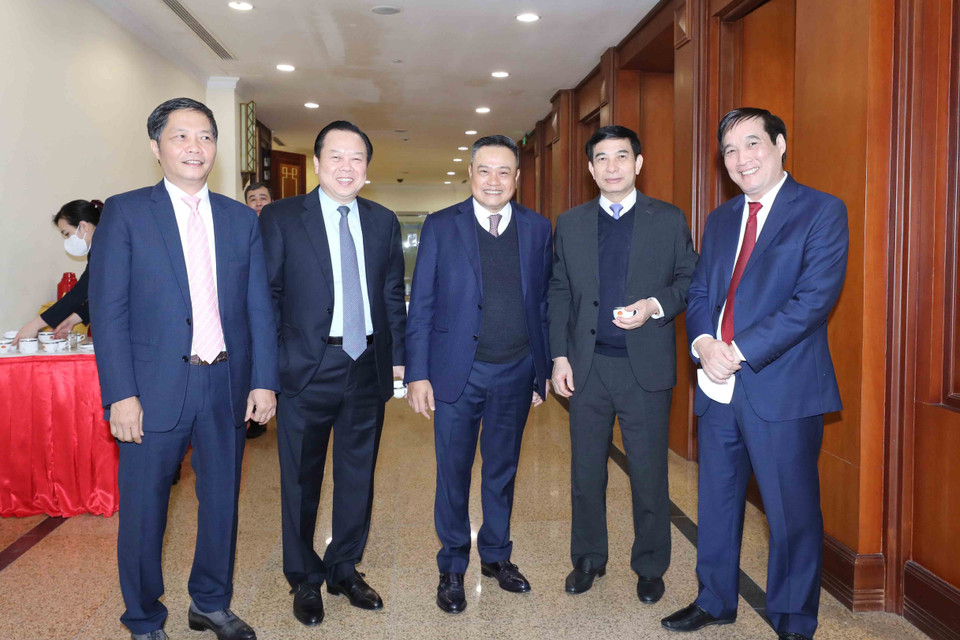 Các đồng chí Ủy viên Trung ương Đảng dự bế mạc Hội nghị. (Ảnh: Phương Hoa/TTXVN)