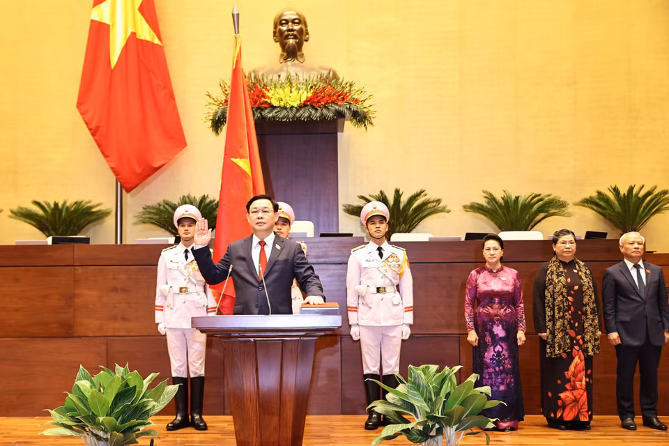 Chủ tịch Quốc hội Vương Đình Huệ tuyên thệ nhậm chức. (Ảnh: Trọng Đức/TTXVN)