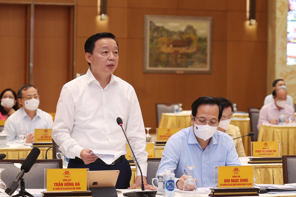 Bộ trưởng Bộ Tài nguyên và Môi trường Trần Hồng Hà phát biểu. (Ảnh: Dương Giang/TTXVN)