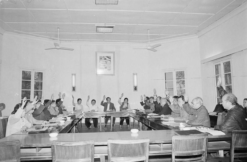 Hội đồng bầu cử miền Bắc họp lần thứ nhất. (Ảnh: TTXVN)