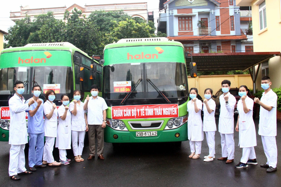 Đoàn chi viện cho tỉnh Bắc Giang phòng, chống dịch COVID-19 là các bác sỹ, điều dưỡng...tại các Bệnh viện trên địa bàn tỉnh Thái Nguyên. (Ảnh: TTXVN)