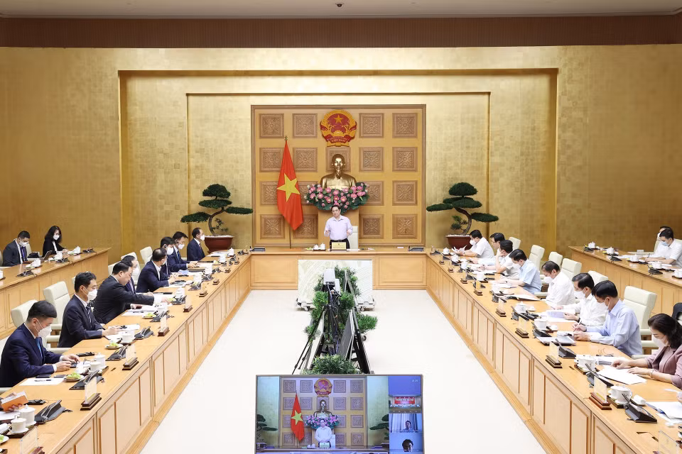 Thủ tướng Phạm Minh Chính làm việc với Đại sứ, đại diện một số tổ chức, hiệp hội doanh nghiệp Hàn Quốc tại Việt Nam để bàn giải pháp tháo gỡ khó khăn, thúc đẩy sản xuất, đầu tư, kinh doanh cho các doanh nghiệp trong bối cảnh dịch bệnh COVID-19. (Ảnh: Dương Giang/TTXVN)