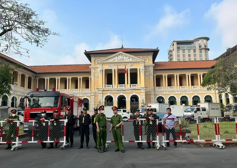 Sáng 5/3/2024, Tòa án nhân dân Thành phố Hồ Chí Minh đưa ra xét xử vụ án xảy ra tại Tập đoàn Vạn Thịnh Phát, Ngân hàng Thương mại cổ phần Sài Gòn (SCB) và các công ty, đơn vị liên quan. (Ảnh: Thanh Vũ/TTXVN)