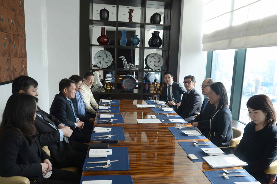 Tổng giám đốc TTXVN Nguyễn Đức Lợi làm việc với Ban lãnh đạo Công ty NNA Japan Co., Ltd, chiều 14/2/2019. (Ảnh: Thành Hữu/TTXVN)