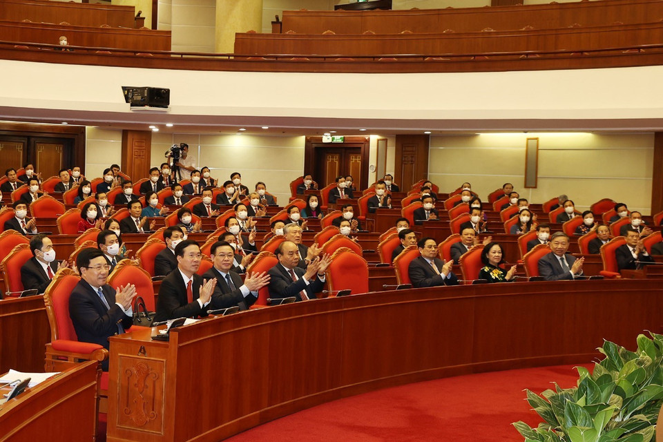 Các lãnh đạo Đảng, Nhà nước và các đại biểu dự bế mạc Hội nghị. (Ảnh: Trí Dũng/TTXVN)