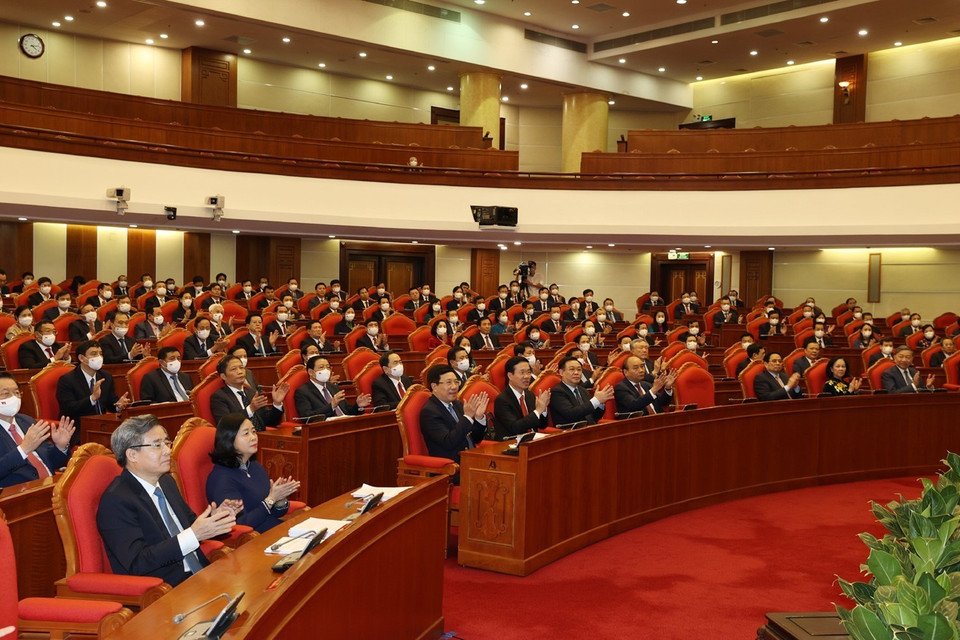 Các lãnh đạo Đảng, Nhà nước và các đại biểu dự bế mạc Hội nghị. (Ảnh: Trí Dũng/TTXVN)