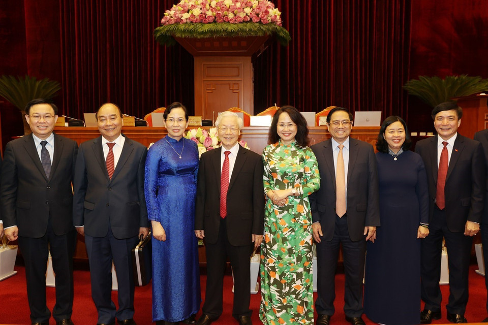  Tổng Bí thư Nguyễn Phú Trọng, Chủ tịch nước Nguyễn Xuân Phúc, Thủ tướng Chính phủ Phạm Minh Chính, Chủ tịch Quốc hội Vương Đình Huệ cùng các đồng chí lãnh đạo Đảng, Nhà nước dự Hội nghị. (Ảnh: Trí Dũng/TTXVN)