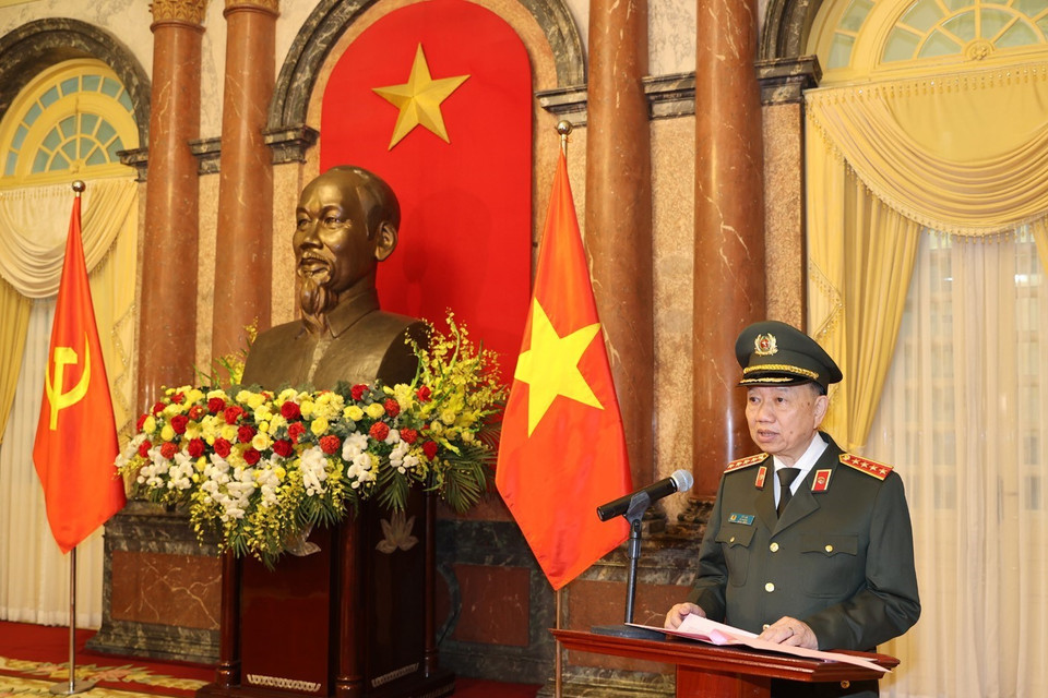 Đại tướng Tô Lâm, Ủy viên Bộ Chính trị, Bí thư Đảng ủy Công an Trung ương, Bộ trưởng Bộ Công an phát biểu tại buổi lễ. (Ảnh: Trí Dũng/TTXVN)