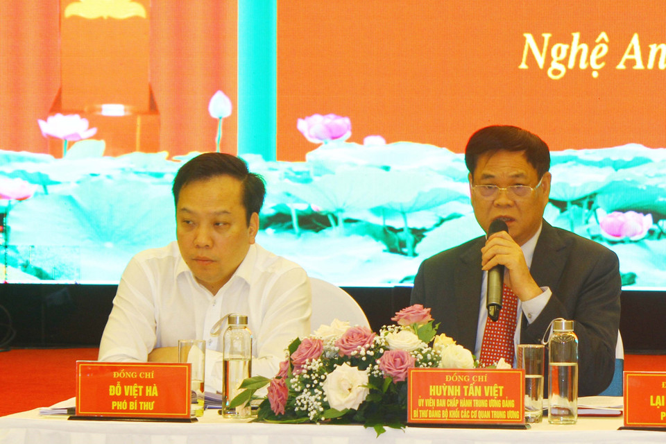 Ông Huỳnh Tấn Việt, Ủy viên Trung ương Đảng, Bí thư Đảng ủy Khối các cơ quan Trung ương chủ trì tại hội nghị. (Ảnh: Tá Chuyên/TTXVN)