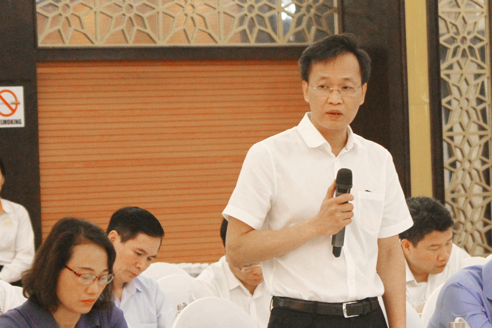 Ông Nguyễn Hữu Nghĩa, Ủy viên Trung ương Đảng, Ủy viên Ban Chấp hành Đảng bộ Khối các cơ quan Trung ương, Phó Trưởng Ban Kinh tế Trung ương phát biểu tại hội nghị. (Ảnh: Tá Chuyên/TTXVN)