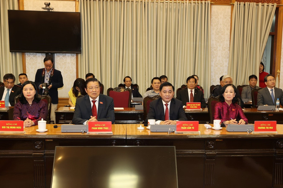 Các lãnh đạo Đảng và Nhà nước cùng các đại biểu dự buổi lễ. (Ảnh: Trí Dũng/TTXVN)