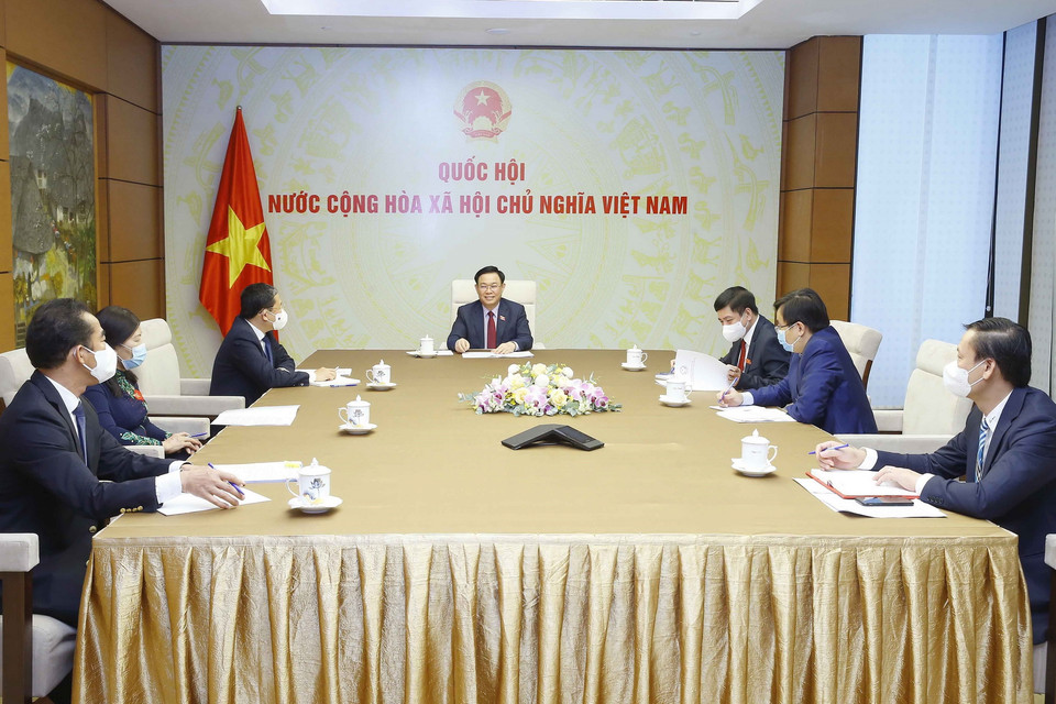 Chủ tịch Quốc hội Vương Đình Huệ điện đàm với Chủ tịch Hội đồng Liên bang Nga Valentina Matvienko. (Ảnh: Doãn Tấn/TTXVN)