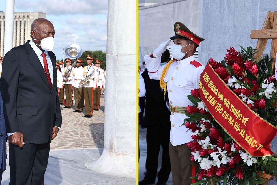 Chủ tịch nước Nguyễn Xuân Phúc đặt vòng hoa tại Tượng đài Anh hùng dân tộc Jose Marti. (Ảnh: Thống Nhất/TTXVN)