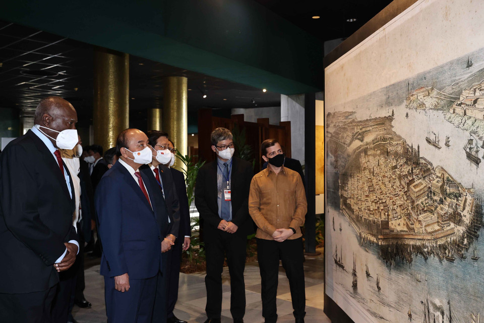 Chủ tịch nước Nguyễn Xuân Phúc thăm Khu tưởng niệm Anh hùng dân tộc Jose Marti. (Ảnh: Thống Nhất/TTXVN)