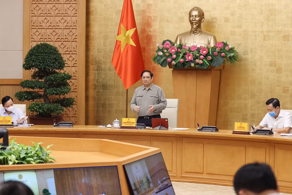 Thủ tướng Phạm Minh Chính chủ trì họp Ban Chỉ đạo Quốc gia phòng, chống dịch COVID-19. (Ảnh: Dương Giang/TTXVN)
