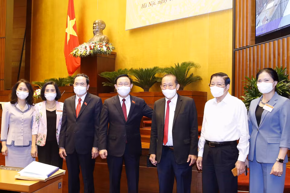 Chủ tịch Quốc hội Vương Đình Huệ với các đại biểu dự Hội nghị. (Ảnh: Doãn Tấn/TTXVN)