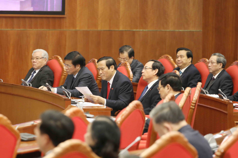 Các đồng chí Uỷ viên Trung ương dự hội nghị. (Ảnh: Phương Hoa/TTXVN)