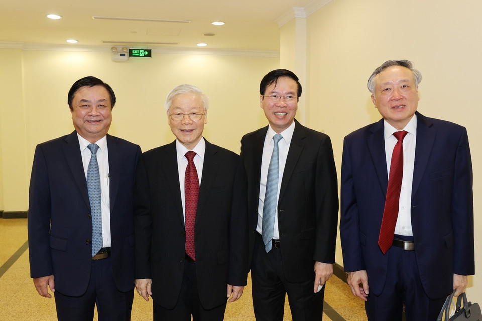 Tổng Bí thư Nguyễn Phú Trọng cùng các lãnh đạo Đảng, Nhà nước và các đại biểu dự Hội nghị. (Ảnh: Trí Dũng/TTXVN)