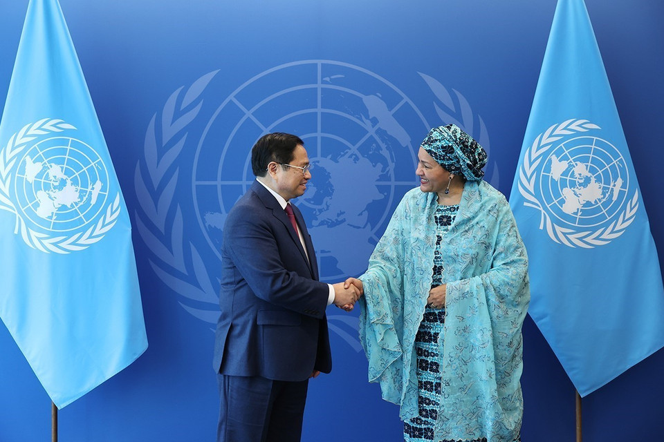 Thủ tướng Phạm Minh Chính gặp bà Amina J. Mohamed, Phó Tổng Thư ký Liên hợp quốc. (Ảnh: Dương Giang/TTXVN)