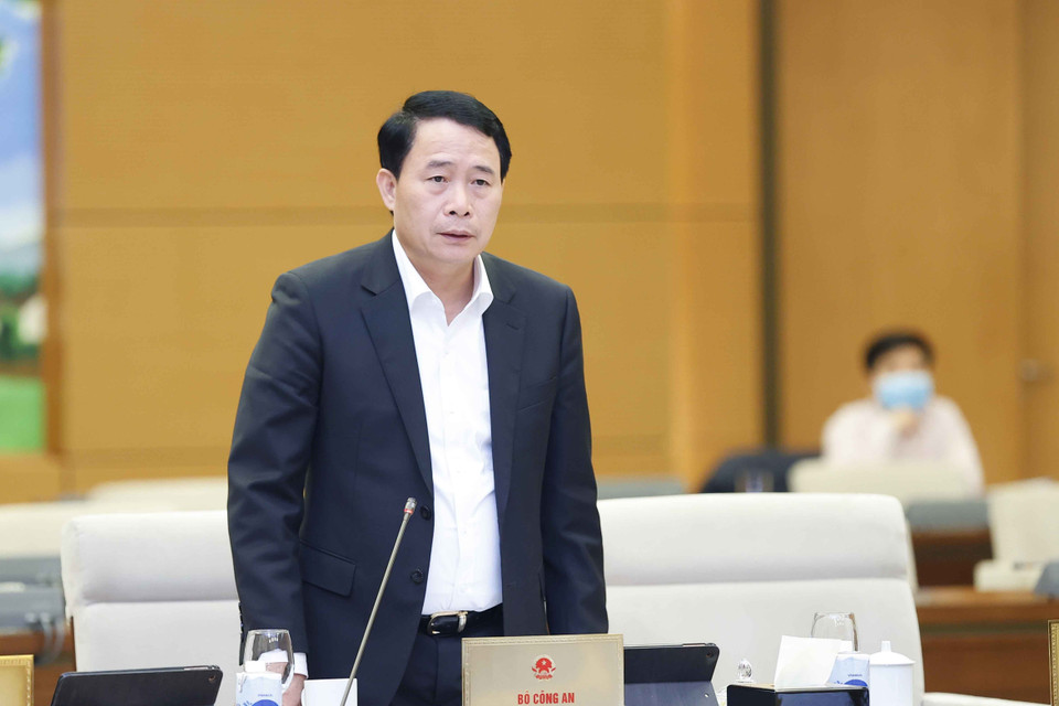 Thứ trưởng Bộ Công an Lê Quốc Hùng phát biểu ý kiến. (Ảnh: Doãn Tấn/TTXVN)