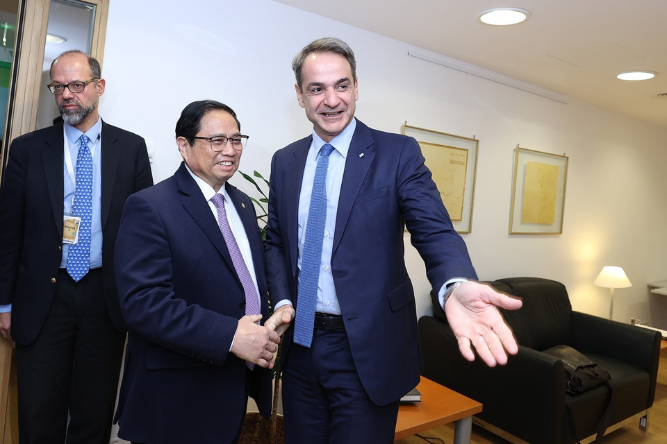 Thủ tướng Phạm Minh Chính gặp Thủ tướng Hy Lạp Kyriakos Mitsotakis. (Ảnh: Dương Giang/TTXVN)
