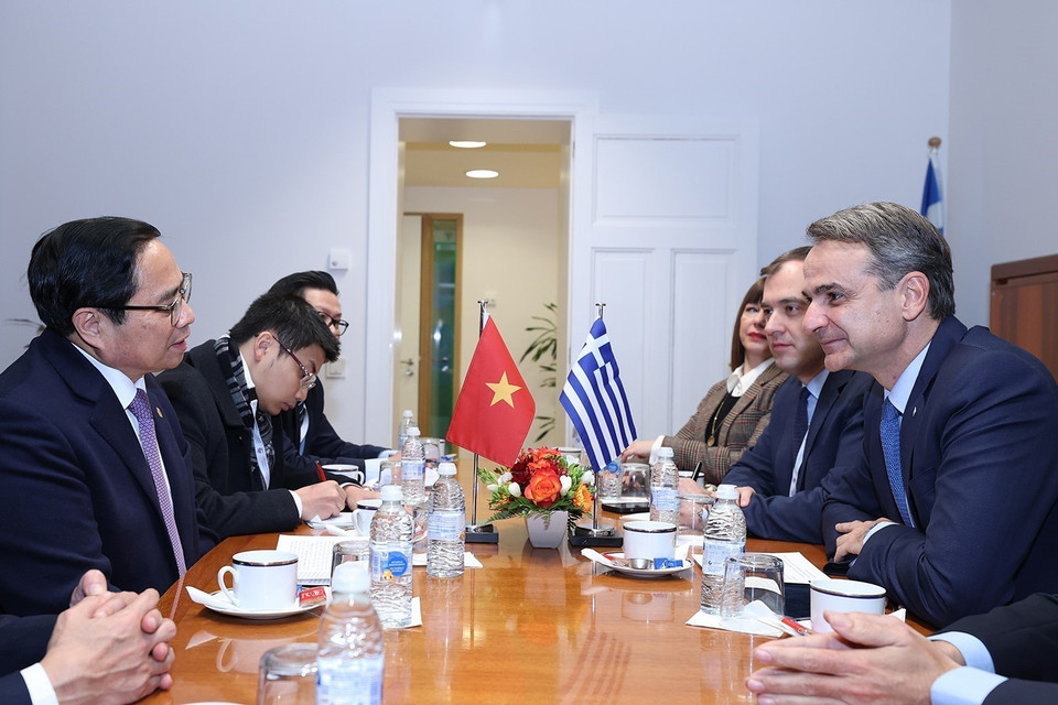 Thủ tướng Phạm Minh Chính gặp Thủ tướng Hy Lạp Kyriakos Mitsotakis. (Ảnh: Dương Giang/TTXVN)