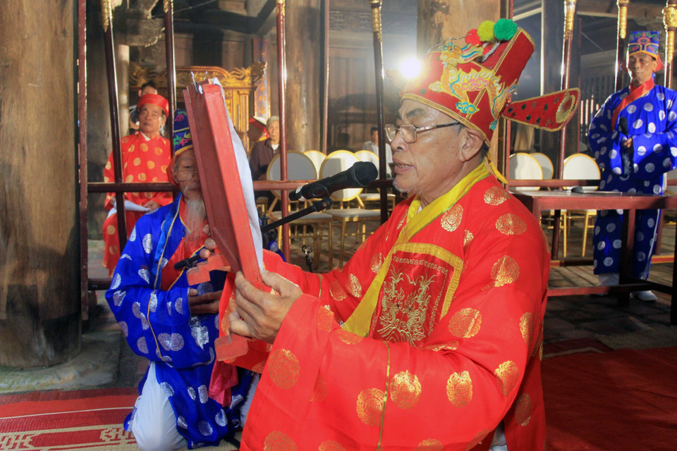 Lễ khai chỉ tại Lễ hội chùa Keo mùa thu năm 2022. (Ảnh: Thế Duyệt/TTXVN)