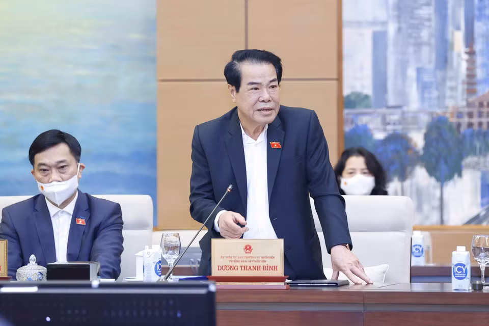 Trưởng Ban Dân nguyện thuộc Ủy ban Thường vụ Quốc hội Dương Thanh Bình trình bày báo cáo. (Ảnh: Doãn Tấn/TTXVN)