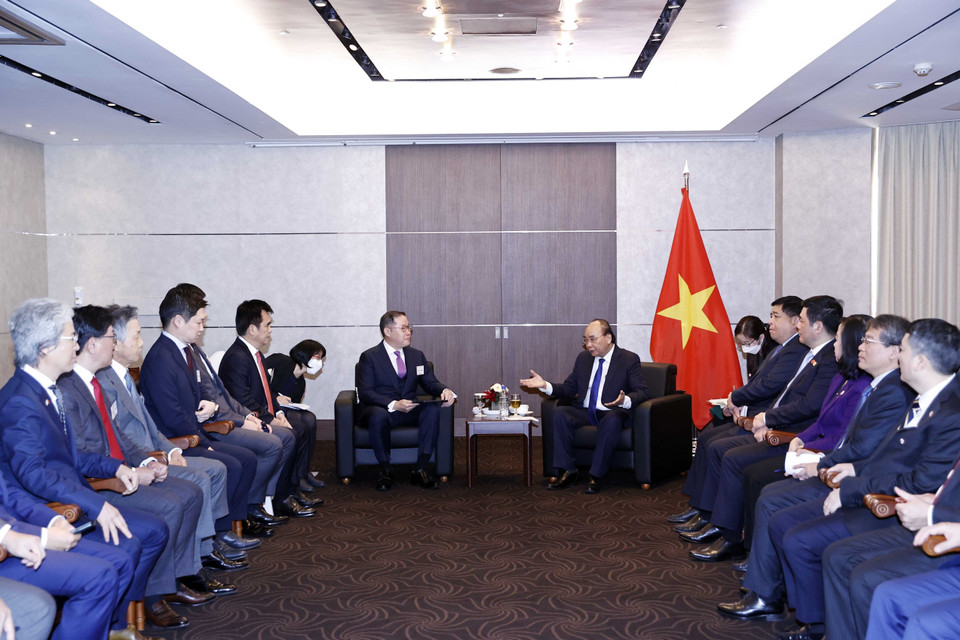 Chủ tịch nước Nguyễn Xuân Phúc tiếp Nhóm doanh nghiệp đối tác Đất Việt/Kocham. (Ảnh: Thống Nhất/TTXVN)