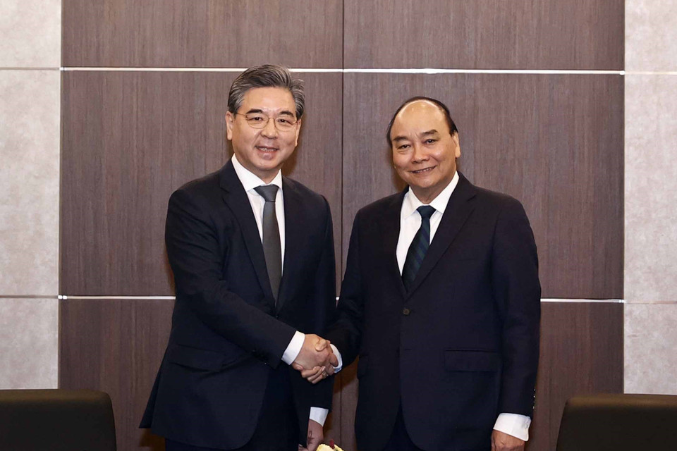 Chủ tịch nước Nguyễn Xuân Phúc tiếp ông Jae Hoon Chang, Chủ tịch, kiêm Tổng Giám đốc Tập đoàn Hyundai Motor. (Ảnh: Thống Nhất/TTXVN)