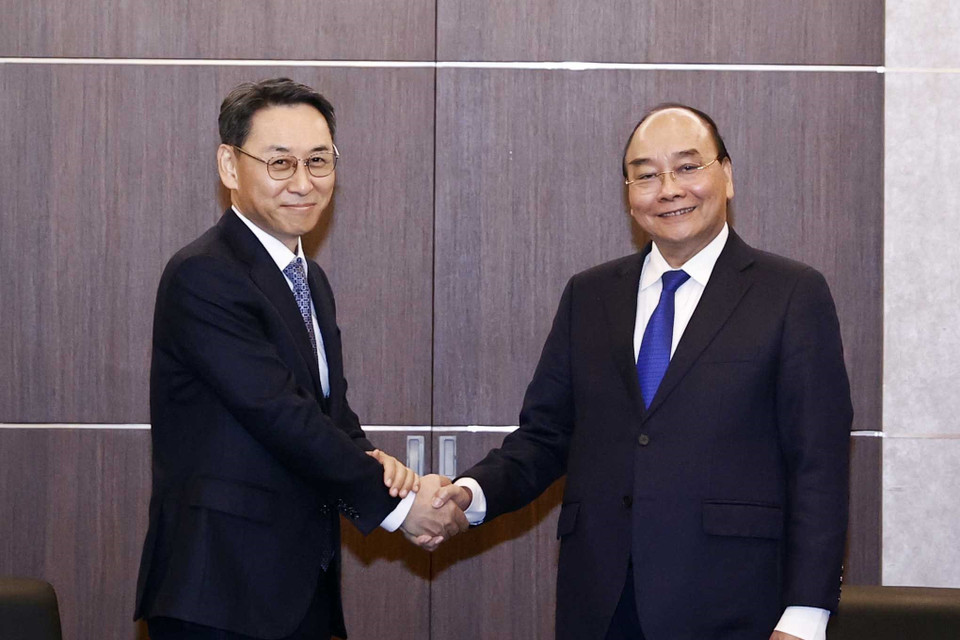 Chủ tịch nước Nguyễn Xuân Phúc tiếp ông Yeonin Jung, Giám đốc điều hành, Chủ tịch Tập đoàn Doosan Enerbility. (Ảnh: Thống Nhất/TTXVN)