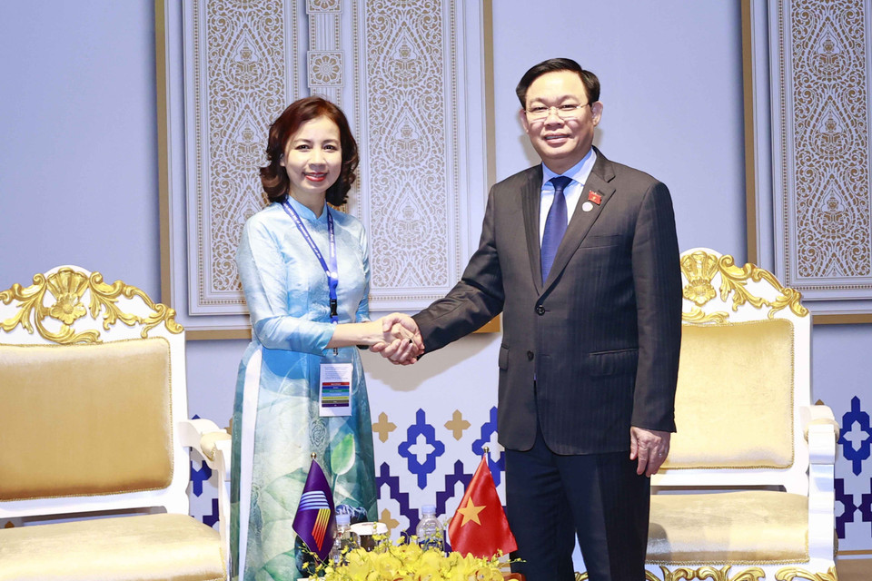 Chủ tịch Quốc hội Vương Đình Huệ tiếp Tổng Thư ký AIPA Nguyễn Tường Vân. (Ảnh: Doãn Tấn/TTXVN)