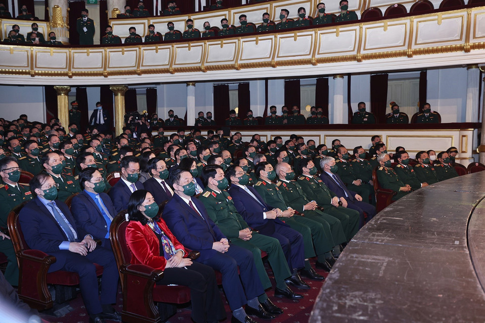 Các đại biểu tham dự chương trình giao lưu nghệ thuật. (Ảnh: Dương Giang/TTXVN)