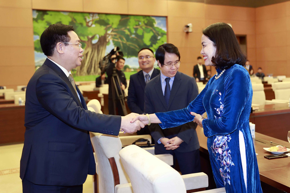 Chủ tịch Quốc hội Vương Đình Huệ với các đại sứ, trưởng cơ quan đại diện Việt Nam ở nước ngoài. (Ảnh: Doãn Tấn/TTXVN)