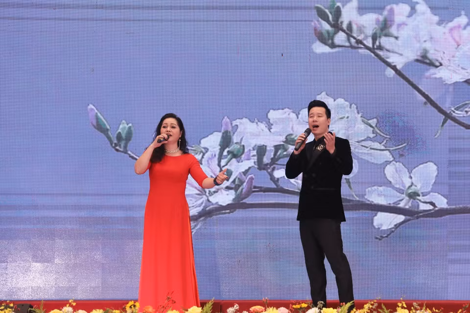 Chương trình văn nghệ tại buổi lễ. (Ảnh: Hoàng Hiếu/TTXVN)