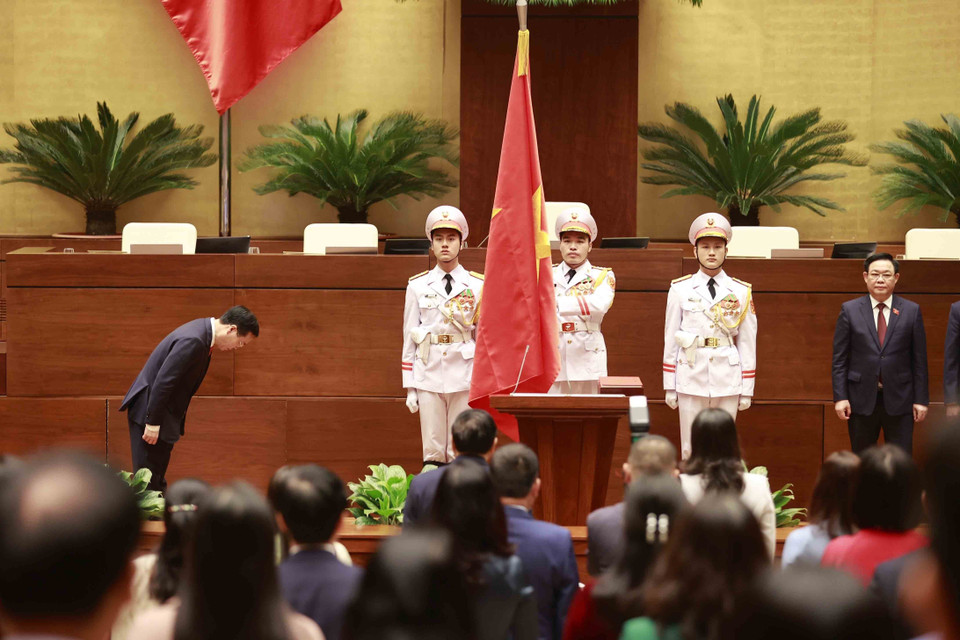 Ông Võ Văn Thưởng tuyên thệ nhậm chức Chủ tịch nước Cộng hòa xã hội Chủ nghĩa Việt Nam nhiệm kỳ 2021-2026. (Ảnh: TTXVN)