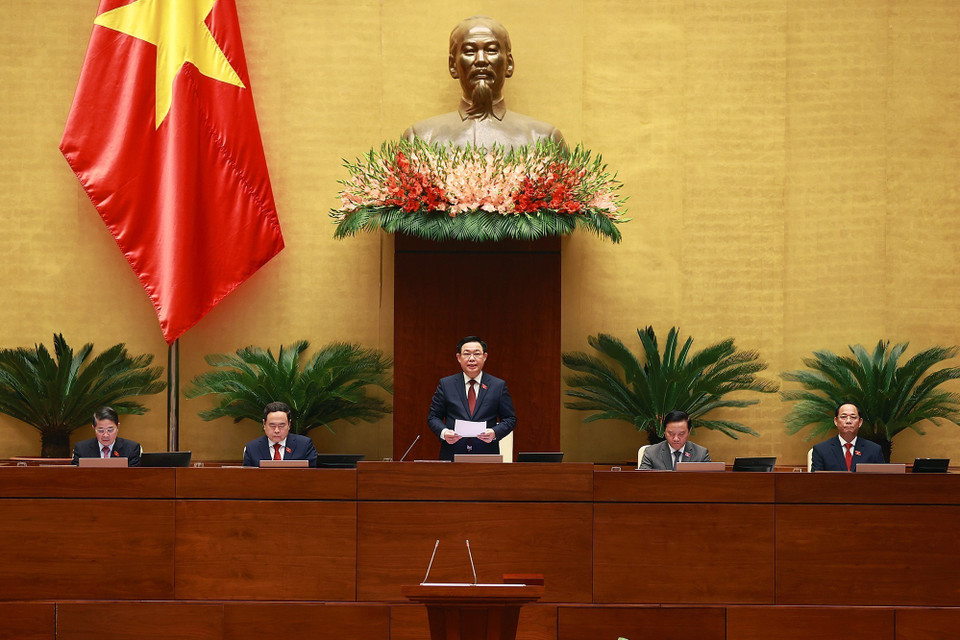 Chủ tịch Quốc hội Vương Đình Huệ điều hành phiên họp. (Ảnh Dương Giang/TTXVN)