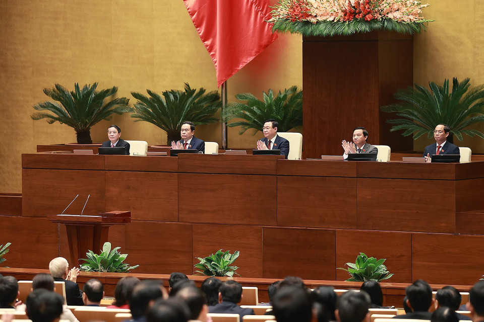 Chủ tịch Quốc hội Vương Đình Huệ và các Phó Chủ tịch điều hành phiên họp. (Ảnh: Dương Giang/TTXVN)