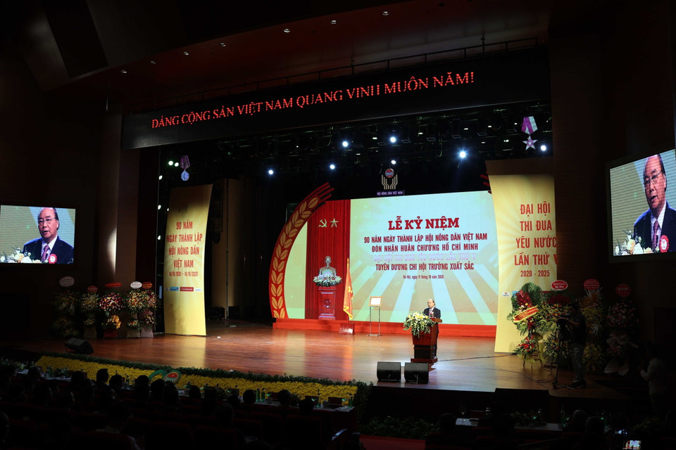 Thủ tướng Nguyễn Xuân Phúc, Chủ tịch Hội đồng Thi đua – Khen thưởng Trung ương phát biểu. (Ảnh: Thống Nhất/TTXVN)