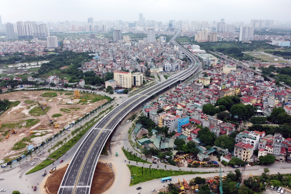 Cầu cạn Mai Dịch-Nam Thăng Long là dự án có vai trò rất quan trọng với ngành giao thông vận tải, đặc biệt là với giao thông Thủ đô. (Ảnh: Huy Hùng/TTXVN)