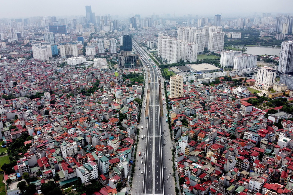 Tuyến đường vành đai 3 trên cao của Hà Nội đoạn Mai Dịch-Nam Thăng Long đã được thông xe. (Ảnh: Huy Hùng/TTXVN)