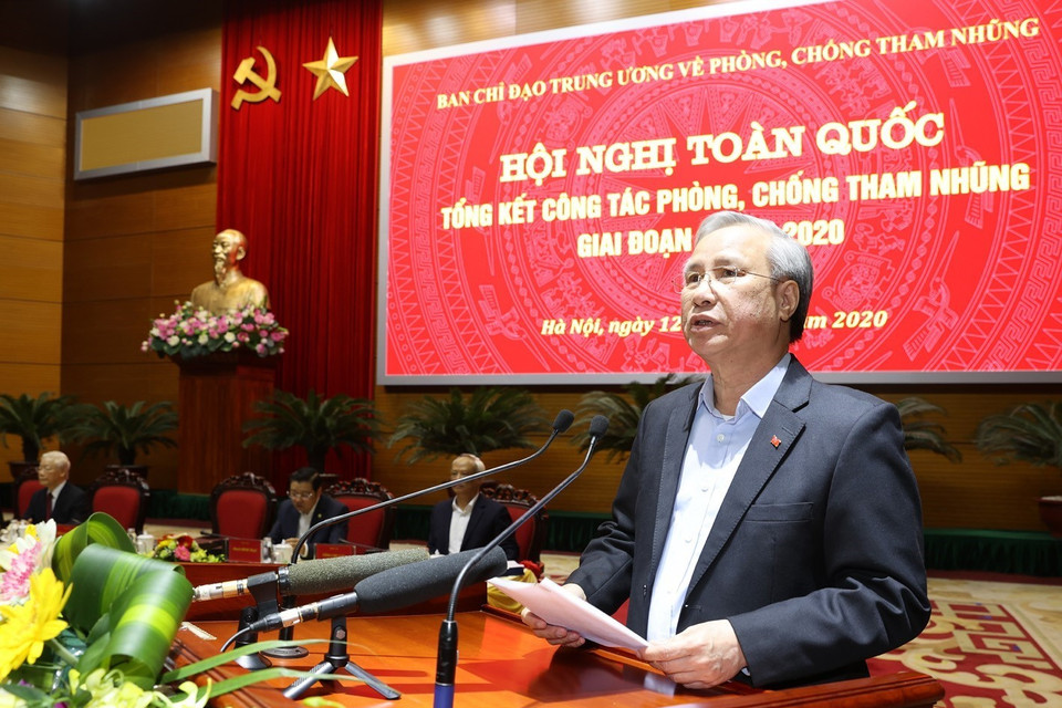 Ông Trần Quốc Vượng, Ủy viên Bộ Chính trị, Thường trực Ban Bí thư, Phó Trưởng Ban Chỉ đạo Trung ương về phòng, chống tham nhũng phát biểu khai mạc. (Ảnh: Phương Hoa/TTXVN)