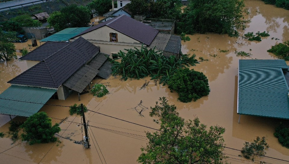 Lũ lớn trên sông Hiếu gây ngập diện rộng tại khu vực xã Thanh An, huyện Cam Lộ và phường Đông Giang, thành phố Đông Hà, tỉnh Quảng Trị. (Ảnh: Hồ Cầu/TTXVN)